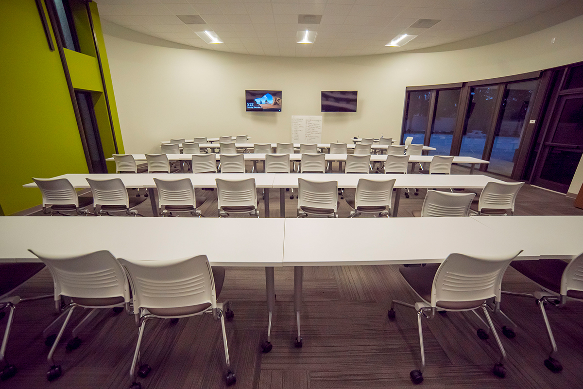 Barton Associates Offices MDS Builders, Inc.